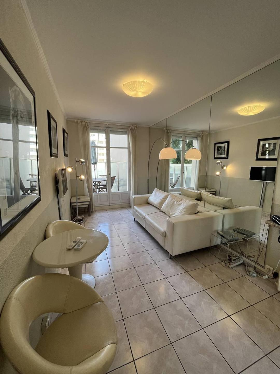 Croisette - Au Calme Avec Terrasse Appartement *